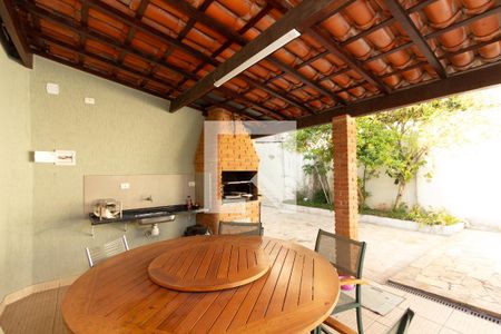 Casa à venda com 320m², 3 quartos e 2 vagas Casa à venda com 320m², 3 quartos e 2 vagasChurrasqueira