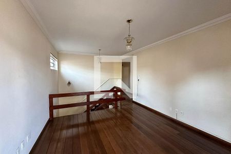 Casa à venda com 420m², 5 quartos e 6 vagasSala