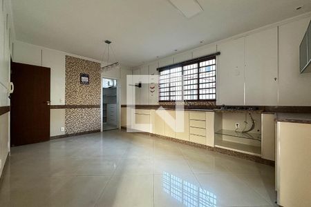 Casa à venda com 420m², 5 quartos e 6 vagasCozinha