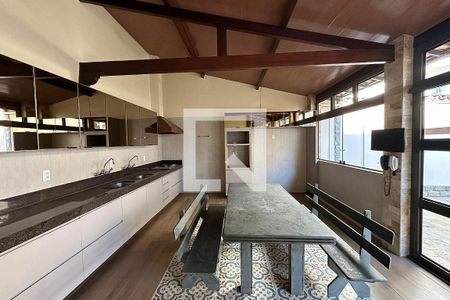 Casa à venda com 420m², 5 quartos e 6 vagasCozinha