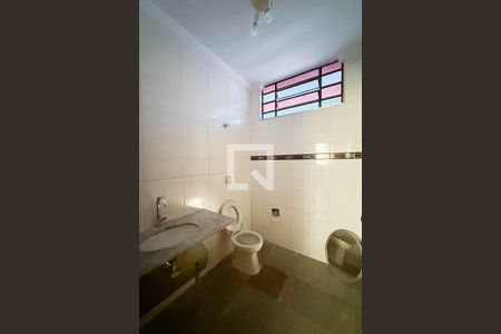 Casa à venda com 420m², 5 quartos e 6 vagasBanheiro
