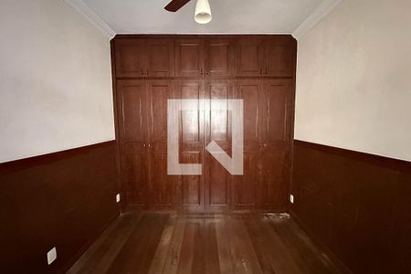 Casa à venda com 420m², 5 quartos e 6 vagasQuarto