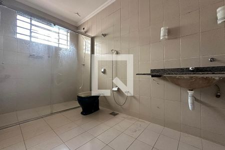 Casa à venda com 420m², 5 quartos e 6 vagasBanheiro