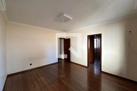 Casa à venda com 420m², 5 quartos e 6 vagasQuarto