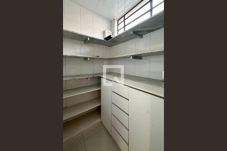 Casa à venda com 420m², 5 quartos e 6 vagasCozinha