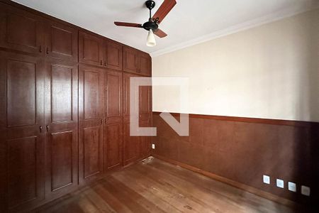 Casa à venda com 420m², 5 quartos e 6 vagasQuarto