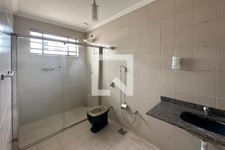 Casa à venda com 420m², 5 quartos e 6 vagasBanheiro