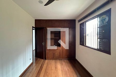 Casa à venda com 420m², 5 quartos e 6 vagasQuarto