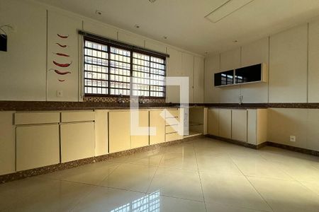 Casa à venda com 420m², 5 quartos e 6 vagasCozinha