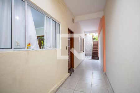 Casa à venda com 240m², 3 quartos e 2 vagas Casa à venda com 240m², 3 quartos e 2 vagasCorredor Lateral