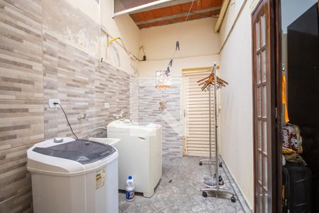 Casa à venda com 240m², 3 quartos e 2 vagas Casa à venda com 240m², 3 quartos e 2 vagasÁrea de Serviço