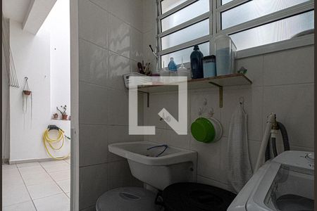 Casa à venda com 237m², 3 quartos e 4 vagas Casa à venda com 237m², 3 quartos e 4 vagasárea de serviço fechada