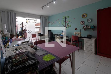 Casa à venda com 237m², 3 quartos e 4 vagas Casa à venda com 237m², 3 quartos e 4 vagasatelier3