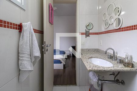 Casa à venda com 237m², 3 quartos e 4 vagas Casa à venda com 237m², 3 quartos e 4 vagasbanheiro na suíte2