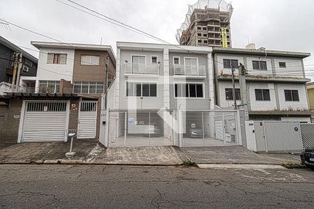 Casa à venda com 237m², 3 quartos e 4 vagas Casa à venda com 237m², 3 quartos e 4 vagasfachada
