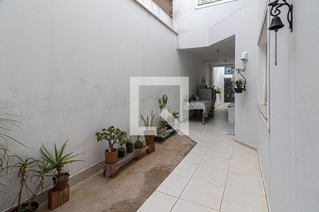 Casa à venda com 237m², 3 quartos e 4 vagas Casa à venda com 237m², 3 quartos e 4 vagasjardim de inverno