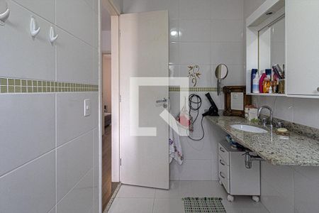 Casa à venda com 237m², 3 quartos e 4 vagas Casa à venda com 237m², 3 quartos e 4 vagasbanheiro na suíte3