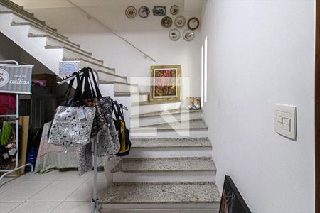 Casa à venda com 237m², 3 quartos e 4 vagas Casa à venda com 237m², 3 quartos e 4 vagasacesso para a sala