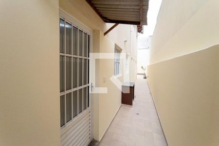 Casa para alugar com 50m², 2 quartos e 1 vaga Casa para alugar com 50m², 2 quartos e 1 vagaHall de entrada