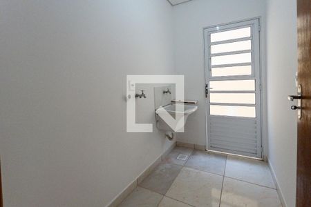 Casa para alugar com 50m², 2 quartos e 1 vaga Casa para alugar com 50m², 2 quartos e 1 vagaÁrea de Serviço