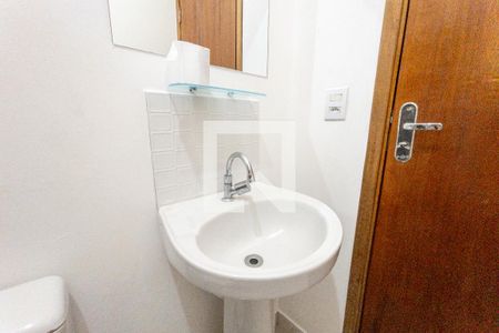 Casa para alugar com 50m², 2 quartos e 1 vaga Casa para alugar com 50m², 2 quartos e 1 vagaBanheiro