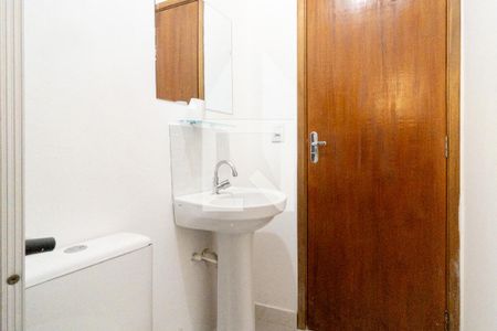 Casa para alugar com 50m², 2 quartos e 1 vaga Casa para alugar com 50m², 2 quartos e 1 vagaBanheiro