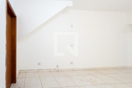 Sala/Cozinha de casa para alugar com 2 quartos, 50m² em Santa Cândida, Vinhedo