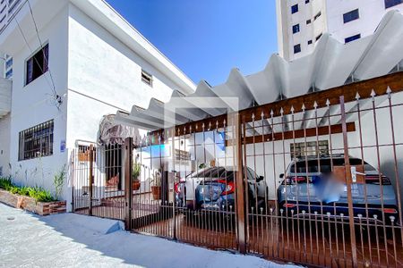 Casa para alugar com 108m², 2 quartos e 2 vagasFachada