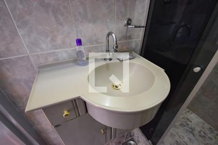 Apartamento para alugar com 55m², 2 quartos e sem vagaBanheiro