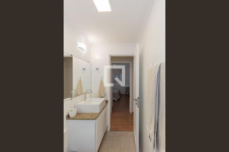 Apartamento à venda com 110m², 3 quartos e 1 vaga Apartamento à venda com 110m², 3 quartos e 1 vagaBanheiro