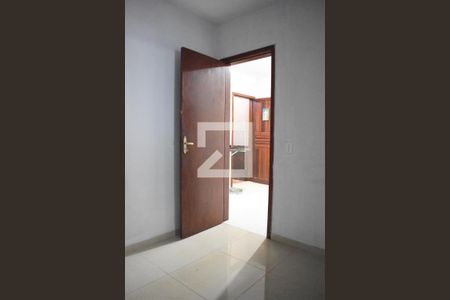Quarto 1 de casa para alugar com 2 quartos, 50m² em Tatuquara, Curitiba