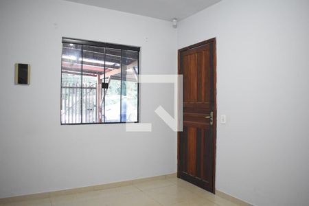 Sala de casa para alugar com 2 quartos, 50m² em Tatuquara, Curitiba