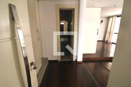 Apartamento para alugar com 242m², 4 quartos e 3 vagasEntrada principal