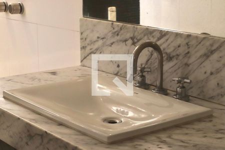 Apartamento para alugar com 242m², 4 quartos e 3 vagasBanheiro 1