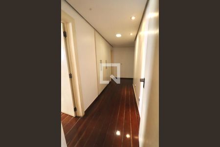 Apartamento para alugar com 242m², 4 quartos e 3 vagasCorredor