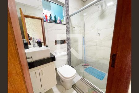 Casa à venda com 250m², 6 quartos e 8 vagasBanheiro ( casa 2 )