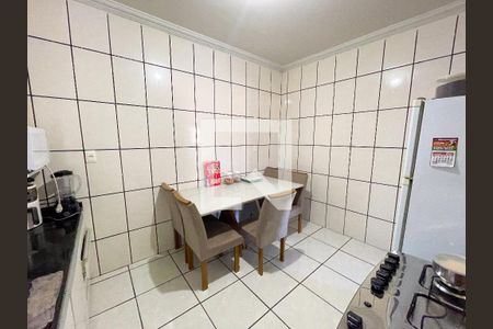 Casa à venda com 250m², 6 quartos e 8 vagasCozinha