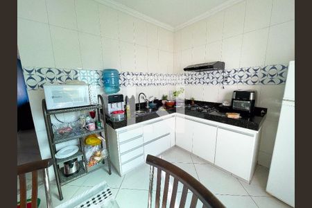 Casa à venda com 250m², 6 quartos e 8 vagasCozinha