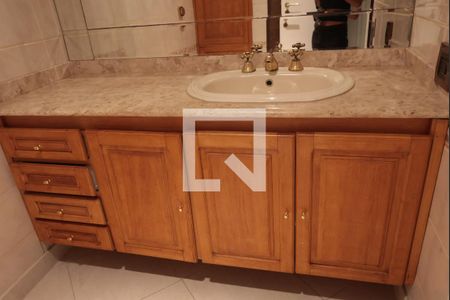 Apartamento à venda com 130m², 3 quartos e 1 vagaBanheiro