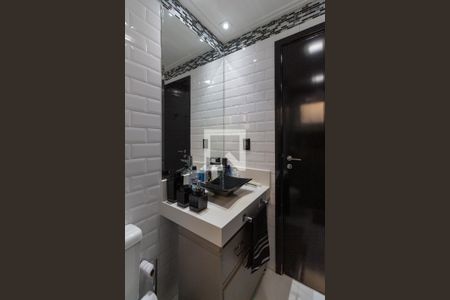 Apartamento à venda com 342m², 4 quartos e 4 vagas Apartamento à venda com 342m², 4 quartos e 4 vagasBanheiro da Suíte 4