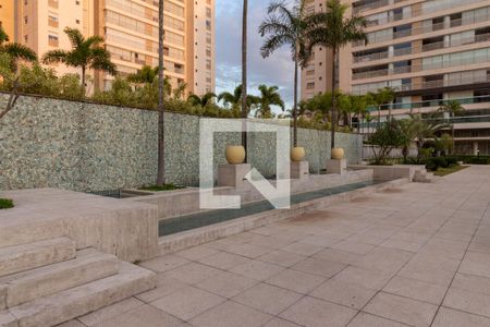 Apartamento à venda com 342m², 4 quartos e 4 vagas Apartamento à venda com 342m², 4 quartos e 4 vagasÁrea Comum