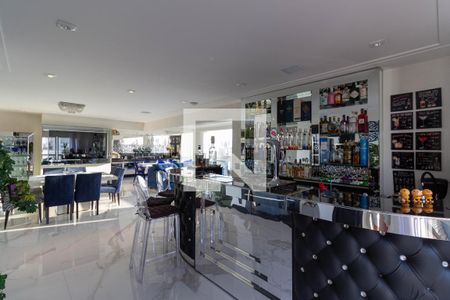 Apartamento à venda com 342m², 4 quartos e 4 vagas Apartamento à venda com 342m², 4 quartos e 4 vagasBar