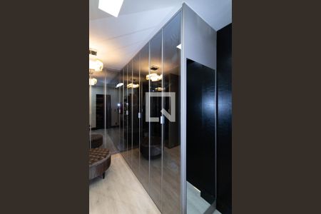 Apartamento à venda com 342m², 4 quartos e 4 vagas Apartamento à venda com 342m², 4 quartos e 4 vagasCloset da Suíte 1