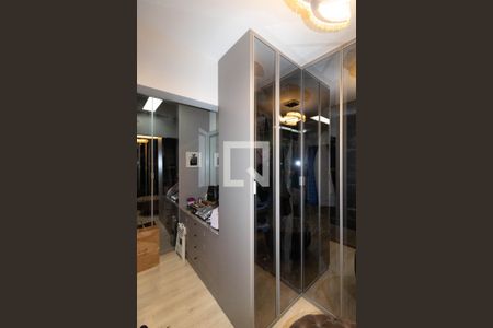 Apartamento à venda com 342m², 4 quartos e 4 vagas Apartamento à venda com 342m², 4 quartos e 4 vagasCloset da Suíte 1