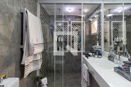 Apartamento à venda com 342m², 4 quartos e 4 vagas Apartamento à venda com 342m², 4 quartos e 4 vagasBanheiro da Suíte 1