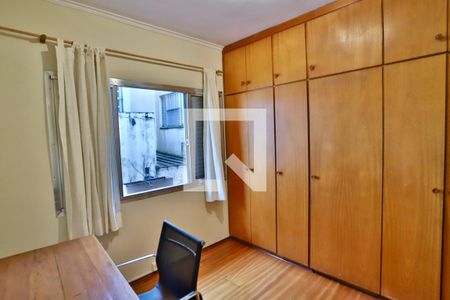 Casa à venda com 227m², 4 quartos e 2 vagas Casa à venda com 227m², 4 quartos e 2 vagasQuarto 2