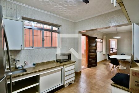 Casa à venda com 227m², 4 quartos e 2 vagas Casa à venda com 227m², 4 quartos e 2 vagasCozinha
