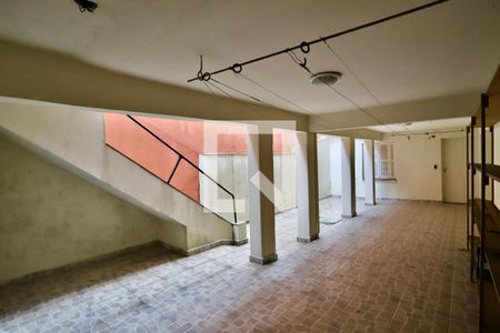 Casa à venda com 227m², 4 quartos e 2 vagas Casa à venda com 227m², 4 quartos e 2 vagasQuintal