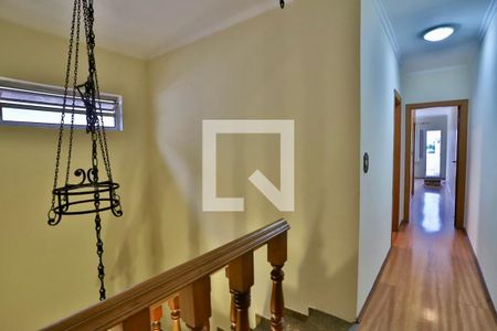 Casa à venda com 227m², 4 quartos e 2 vagas Casa à venda com 227m², 4 quartos e 2 vagasCorredor