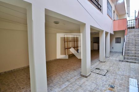 Casa à venda com 227m², 4 quartos e 2 vagas Casa à venda com 227m², 4 quartos e 2 vagasQuintal